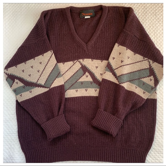 {Macaire} Women’s WOOL V-Neck Sweater - Picture 3 of 4